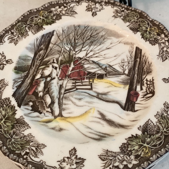 Vintage The Friendly Village by Jonhson Bros bread& Butter 6 plates - Picture 4 of 8